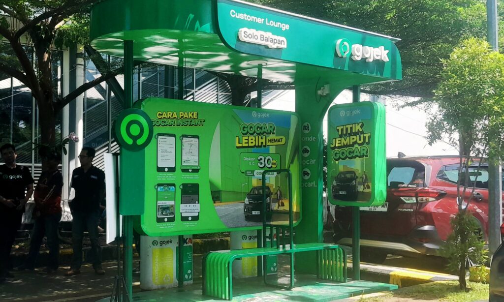 Menjajal GoTransit yang Terintegrasi dengan GoCar, “Keluyuran” di Jogja dan Solo Jadi Lebih Mudah Mojok.co