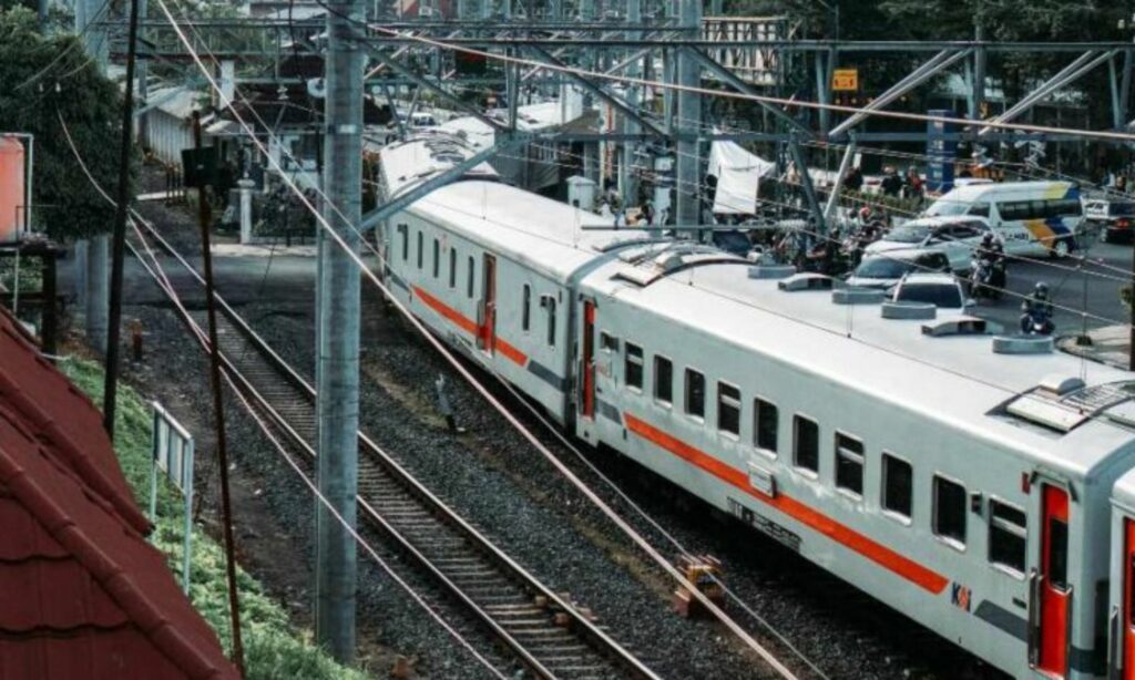 3 Hal Menyebalkan di Perlintasan Kereta Api Bawah Flyover Lempuyangan Jogja, Mesti Ekstra Kesabaran Mojok.co