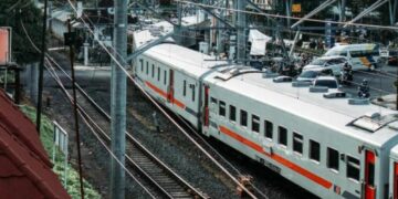 3 Hal Menyebalkan di Perlintasan Kereta Api Bawah Flyover Lempuyangan Jogja, Mesti Ekstra Kesabaran Mojok.co