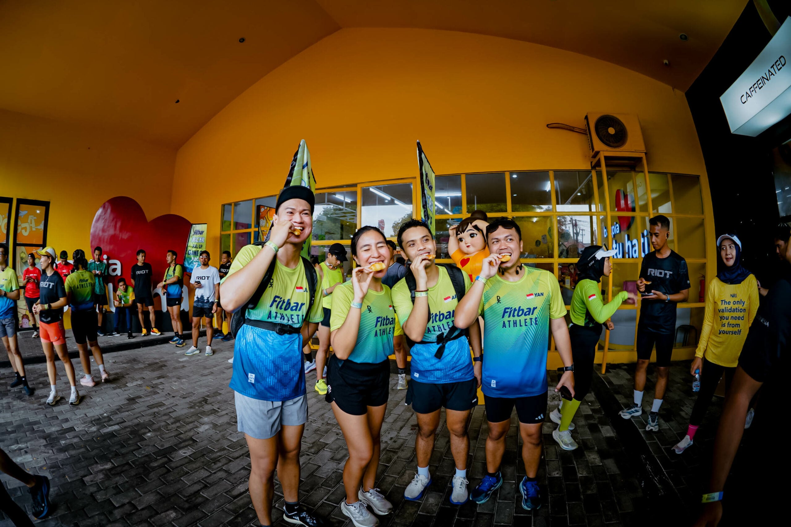 Lari Sambil Nikmati Kopi dan Pastry, Fitbar Hadirkan Shake Out Run Pertama di Indonesia