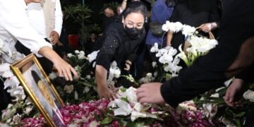 Pemkot dan Warga Kota Semarang Berduka atas Wafatnya V. Djoko Riyanto, Suami Wali Kota Semarang MOJOK.CO