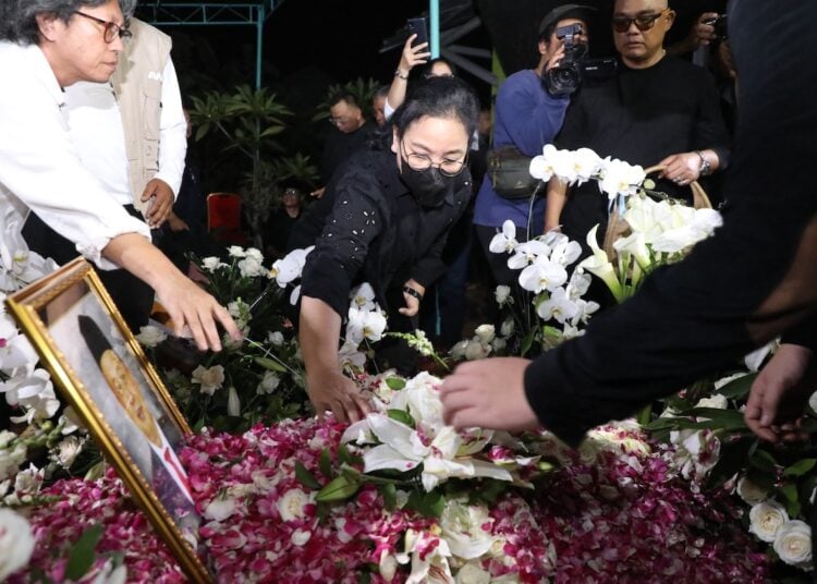 Pemkot dan Warga Kota Semarang Berduka atas Wafatnya V. Djoko Riyanto, Suami Wali Kota Semarang MOJOK.CO