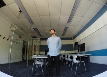 Hari Guru, Pahlawan Tanpa Tanda Jasa, dan Omong Kosong yang Menyertainya