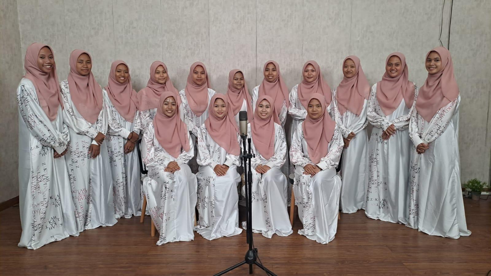 Kelompok kesenian anak-anak LKSA Darul Hadlonah Rembang MOJOK.CO