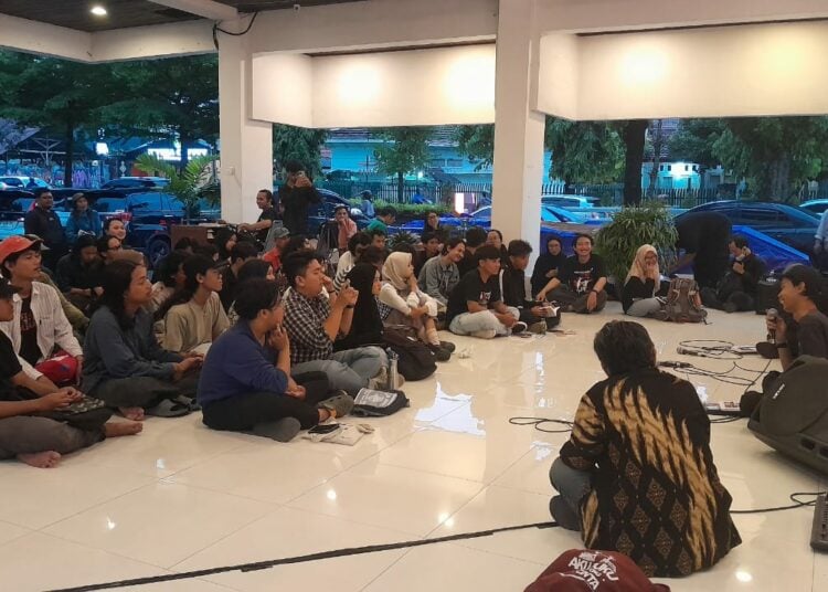 Peserta diskusi buku "Mereka Hilang Tak Kembali". MOJOK.CO