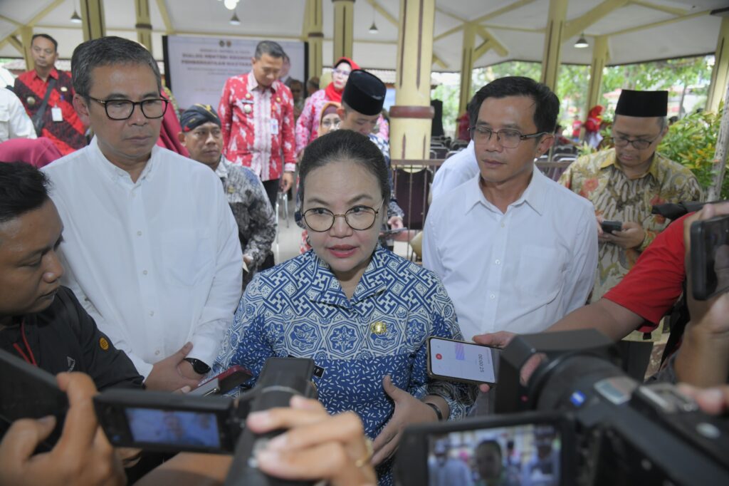 Wali Kota Semarang, Agustina Wilujeng, pastikan jaminan sosial bagi pekerja rentan MOJOK.CO