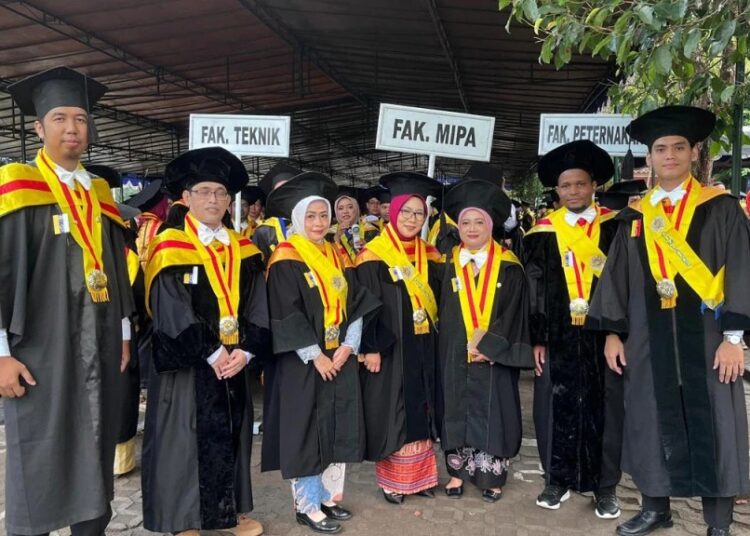 Lulus S3 di usia 25 tahun. MOJOK.CO