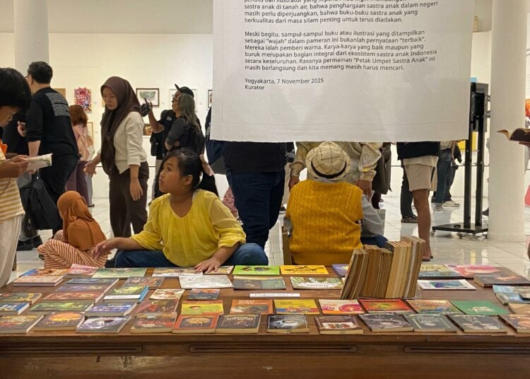 Anak-anak ikut pameran sastra anak tahun 70an di Jogja. MOJOK.CO