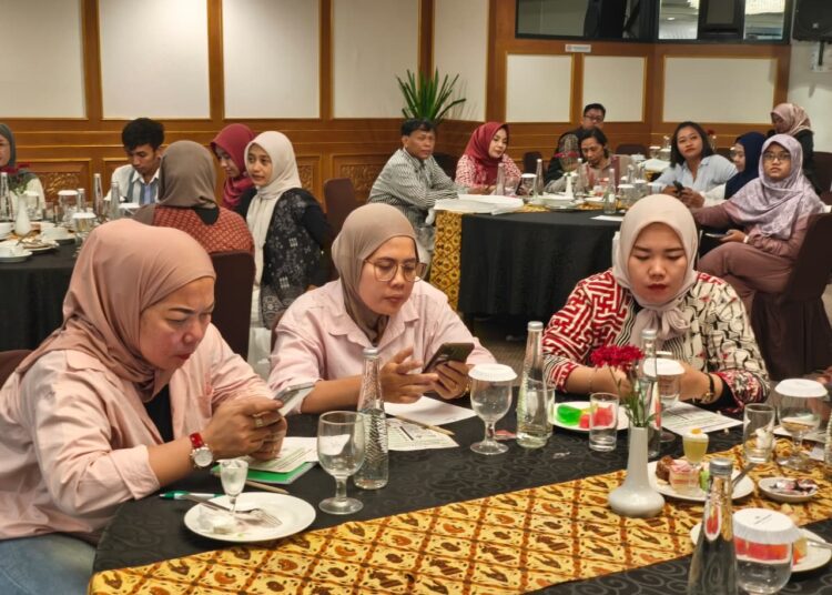 Para pelaku UMKM di Jogja saat mengikuti pelatihan adopsi digital bersama WhatsApp dan UKMINDONESIA.IDMOJOK.CO