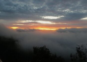 Kabut tebal di Bromo, Probolinggo. MOJOK.CO