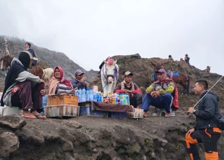 Suasana di lereng kawasan wisata Kawah Gunung Bromo MOJOK.CO