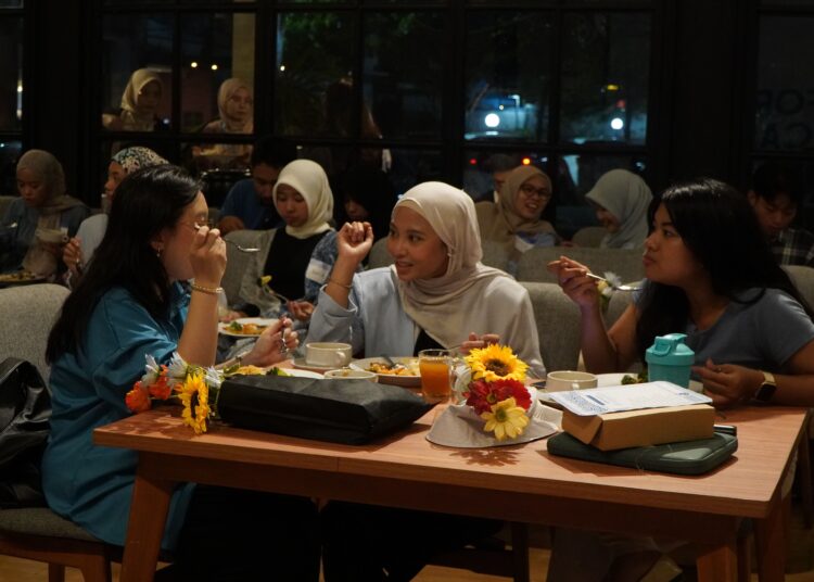 Melalui Talent Connect, Dibimbing.id membuat bootcamp yang bukan sekadar acara kumpul-kumpul bertema karier. Tapi sebagai ruang transisi—tempat di mana peserta belajar memahami bahwa dunia kerja MOJOK.CO