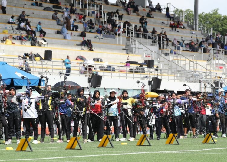 Suasana pertandingan MilkLife Archery Challenge (MLARC) KEJURNAS Antar Club 2025. MOJOK.CO