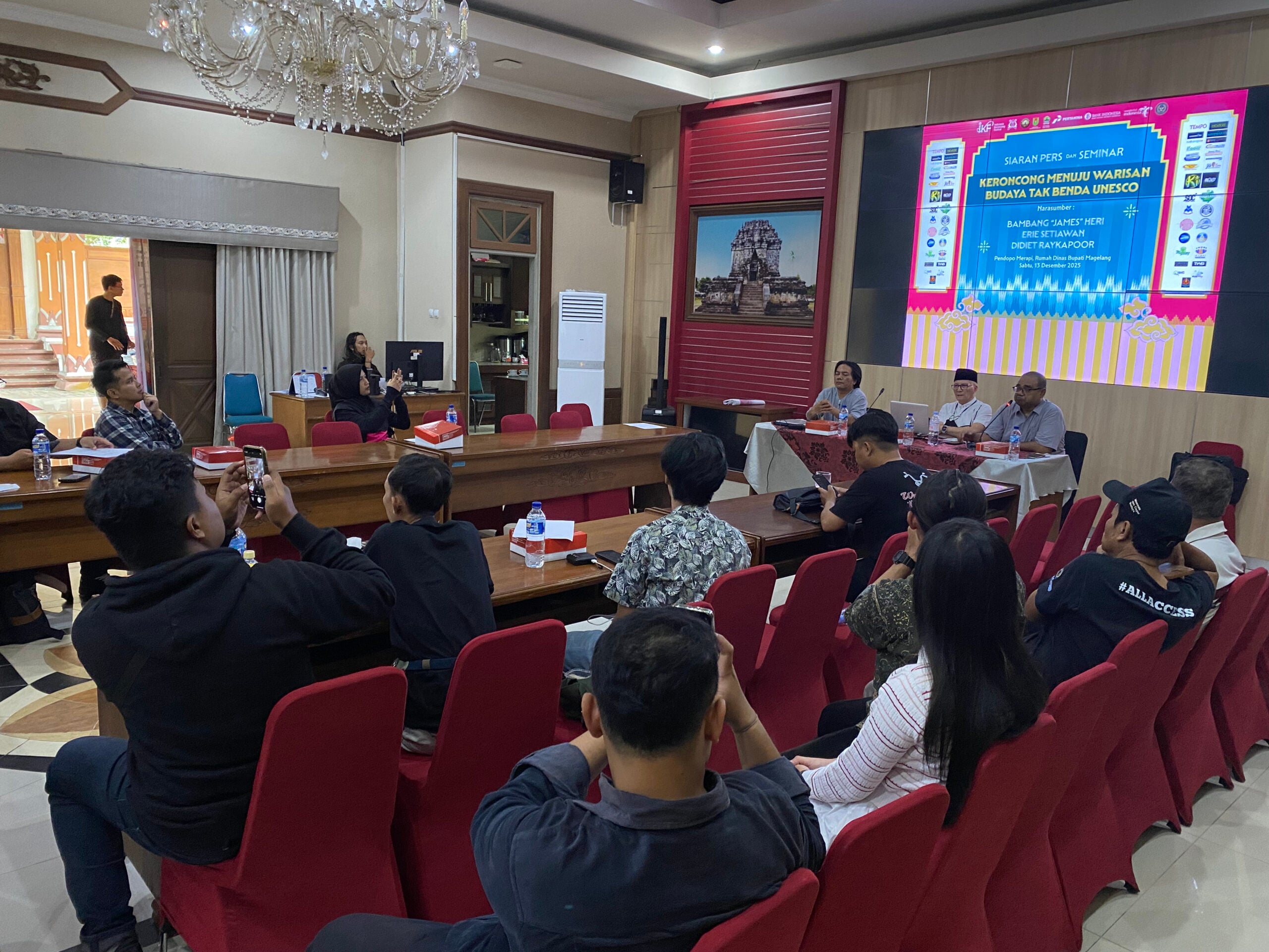 borobudur moon.mojok.co