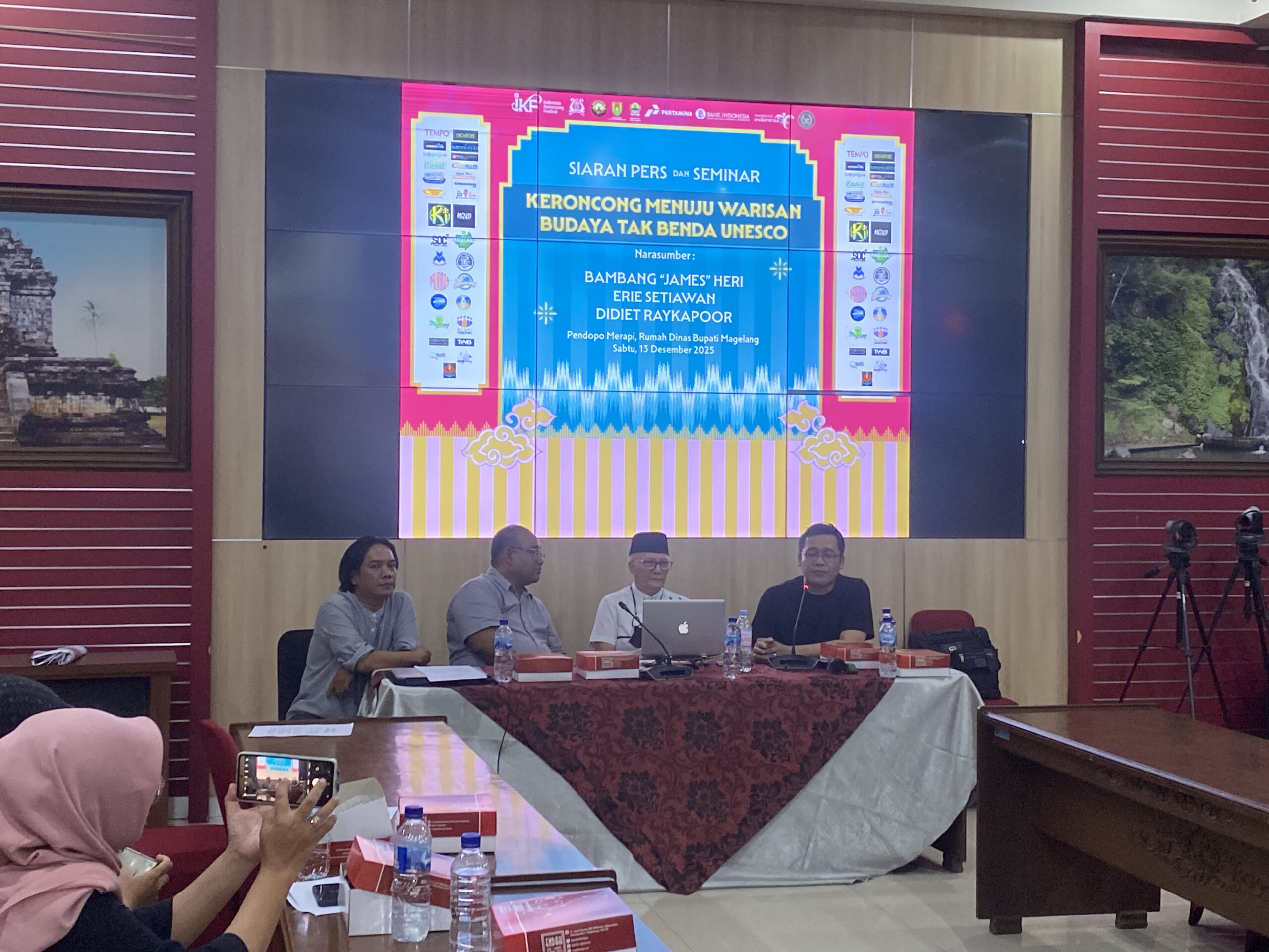 borobudur moon.mojok.co