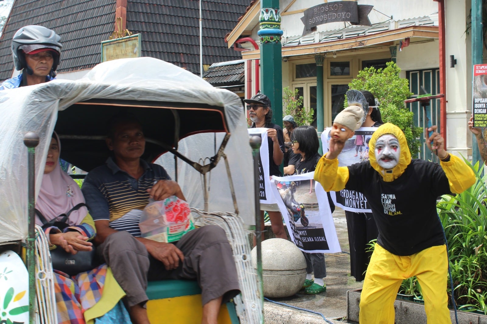 Aksi peduli monyet Jogja. MOJOK.CO