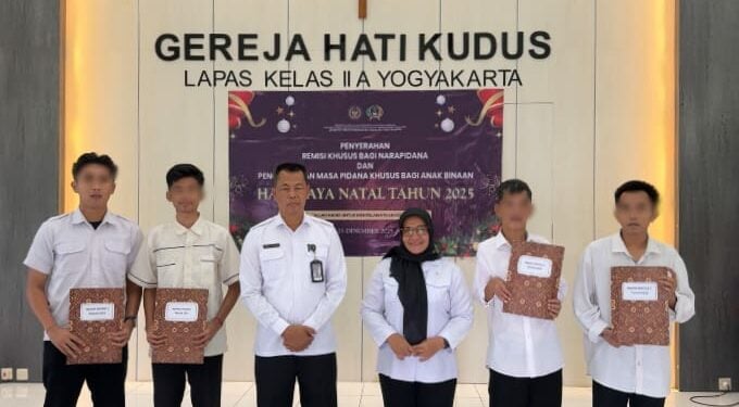 Pemberian remisi di Gereja Hati Kudus 2. MOJOK.CO