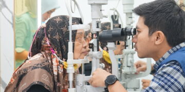 250 orang ikuti operasi katarak gratis di RS Visindo Jakarta. MOJOK.CO