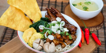 Ilustrasi Mie Ayam di Jogja, Penawar Kesepian dan Siksaan Kemiskinan (Unsplash)