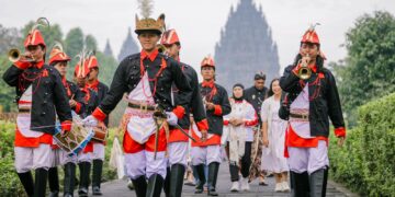 Liburan di Candi. MOJOK.CO