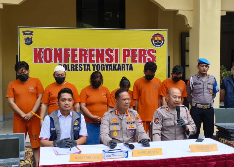 Konferensi di Polresta Yogyakarta MOJOK.CO