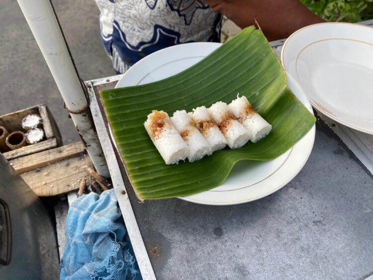 Jajanan tradisional. MOJOK.CO