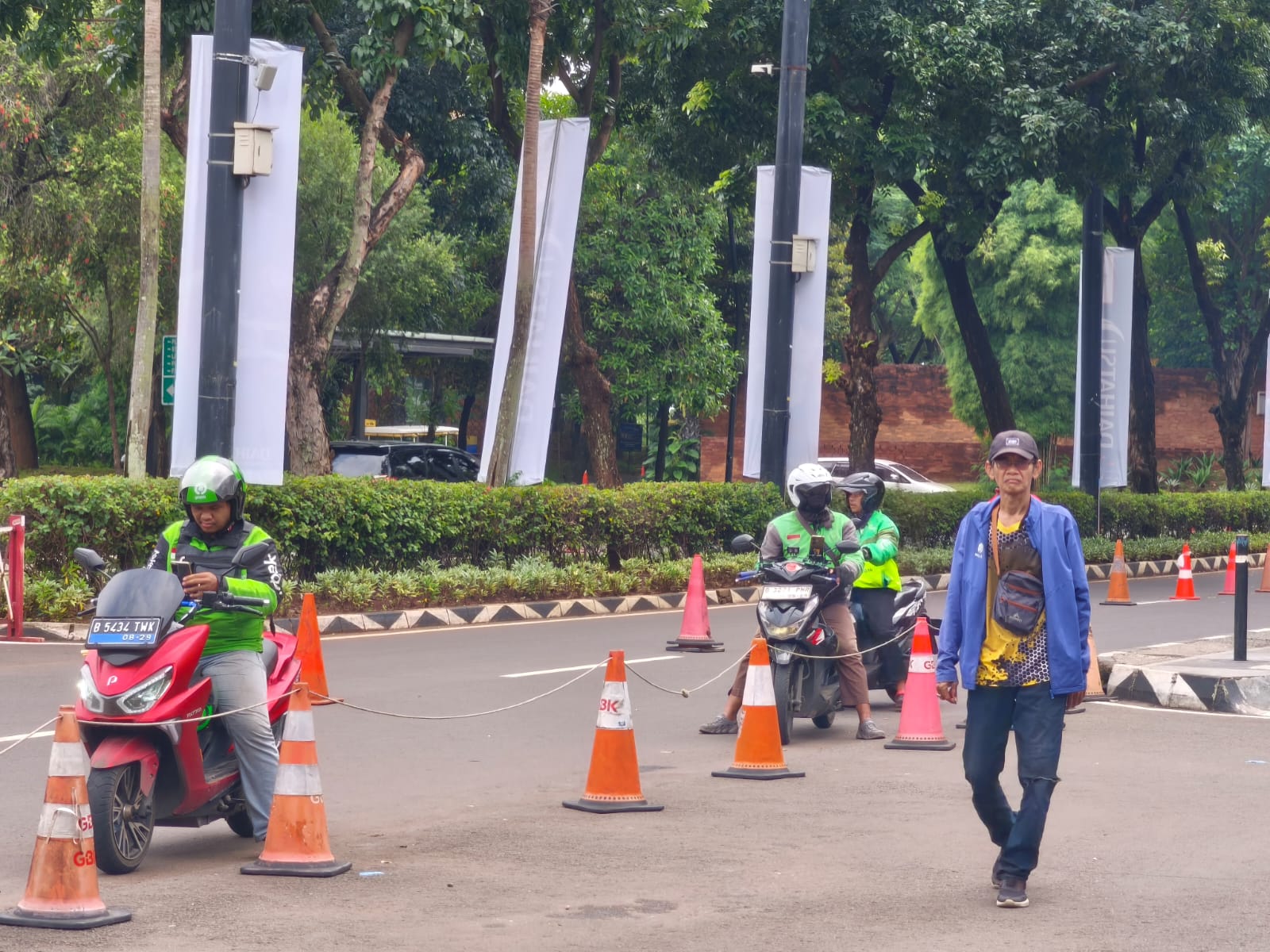 Event bulu tangkis Daihatsu Indonesia Masters 2026 di Istora Senayan jadi berkah bagi driver obol Jakarta MOJOK.CO