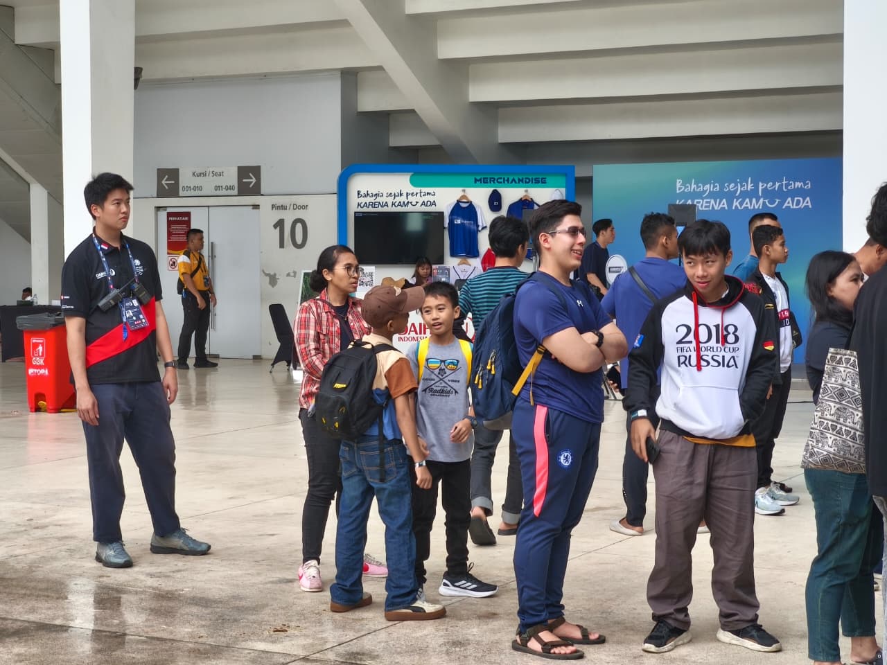 Momen Anesa menemani anaknya di tengah gemuruh bulu tangkis Daihatsu Indonesia Masters 2026 di Istora Senayan MOJOK.CO