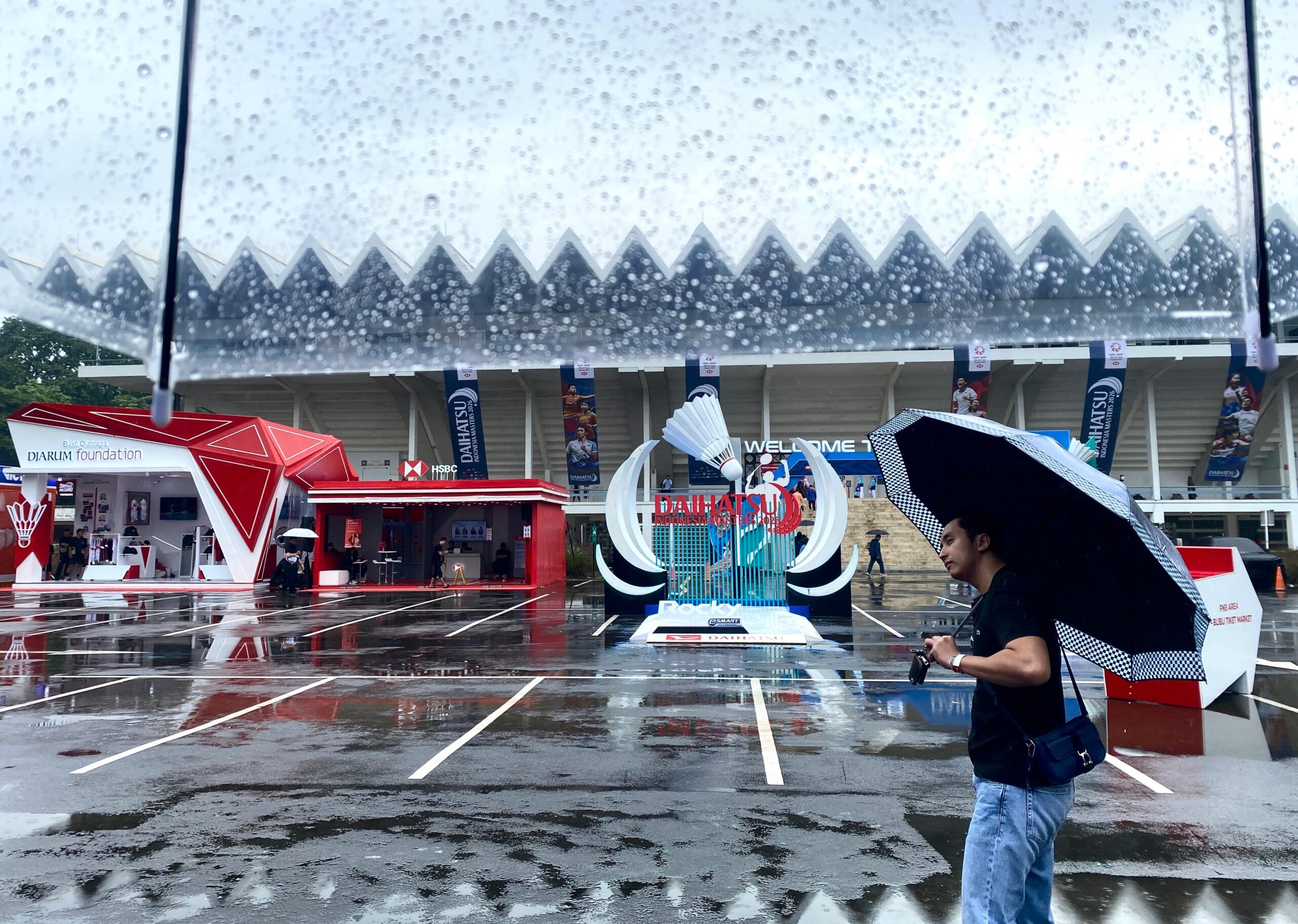 ojek payung, indonesia masters 2026.MOJOK.CO