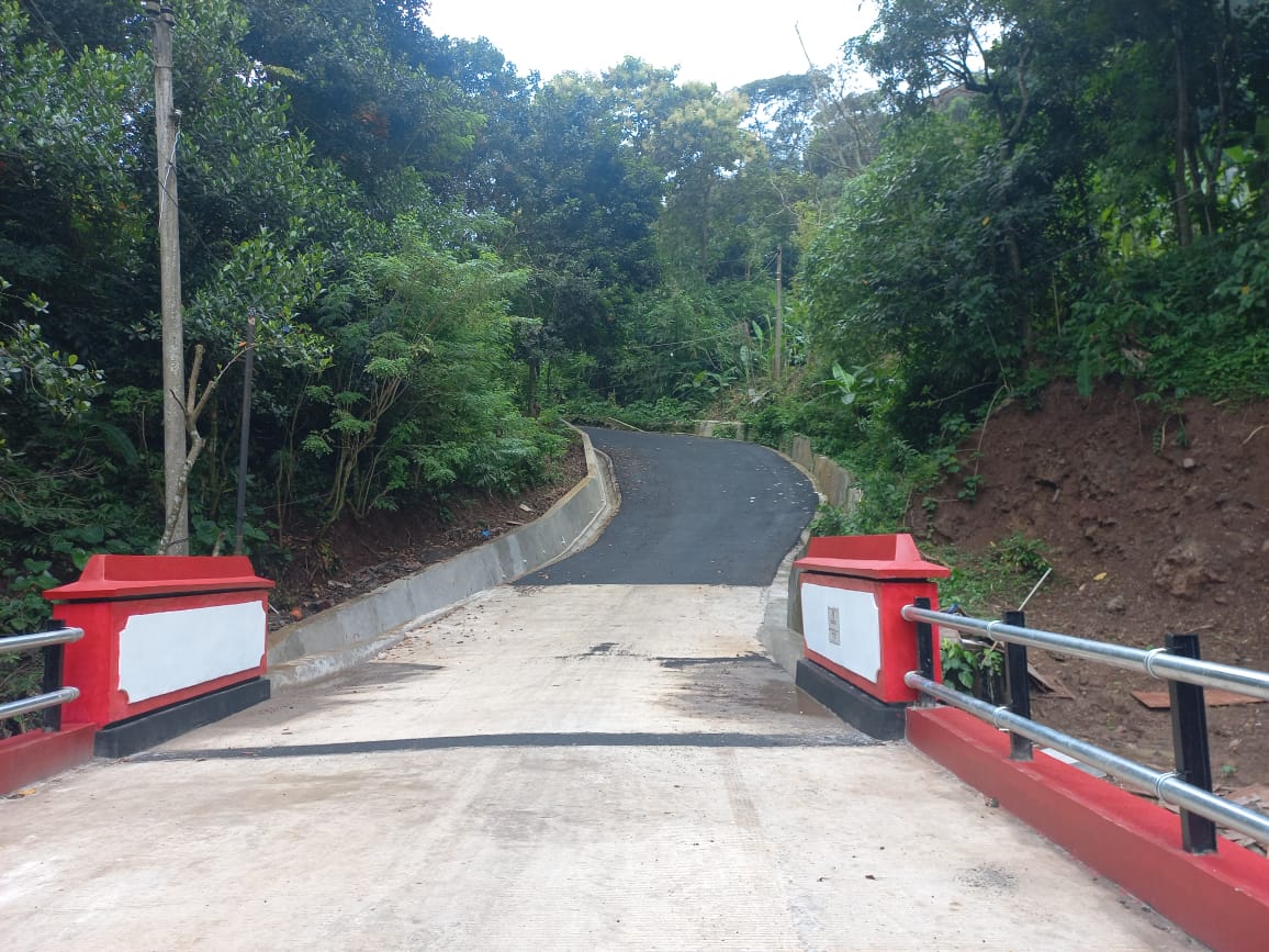 Jembatan Persen di Gunungpati, Semarang, dari kayu menjadi baja dan bercor beton MOJOK.CO