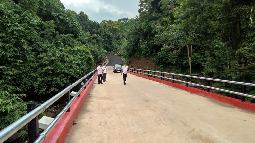 Jembatan Persen di Gunungpati, Semarang, dari kayu menjadi baja dan bercor beton MOJOK.CO