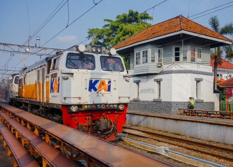 Pesan tiket kereta api lebih mudah pakai KAI Access MOJOK.CO