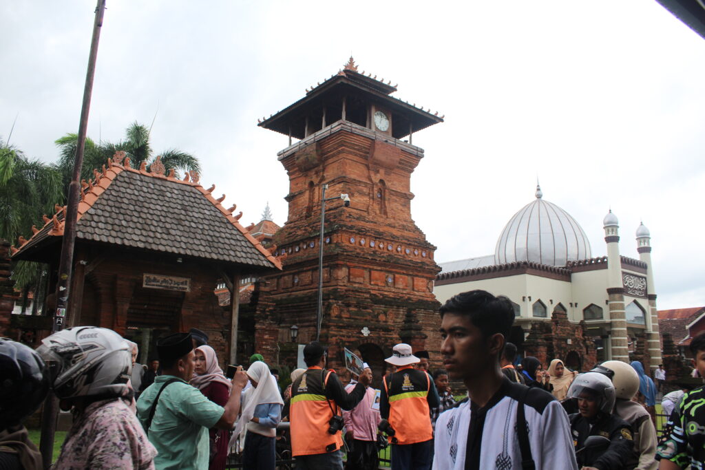 Masjid Menara Kudus yang dibangun Sunan Kudus. MOJOK.CO
