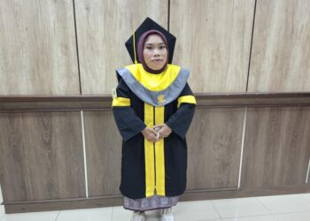 tunadaksa lulusan S1 universitas terbuka (UT). MOJOK.CO