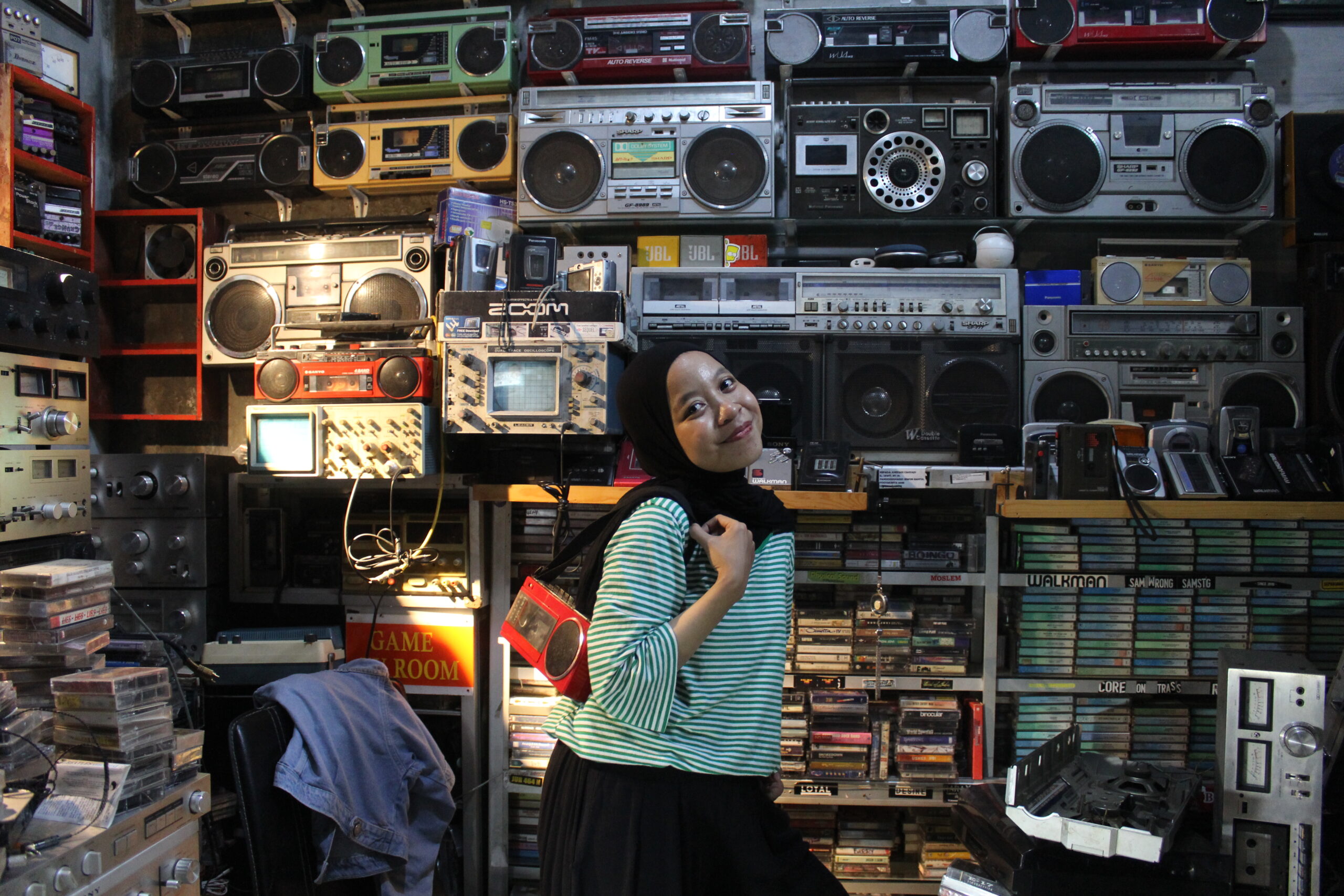 Dcell Jogja Store. MOJOK.CO