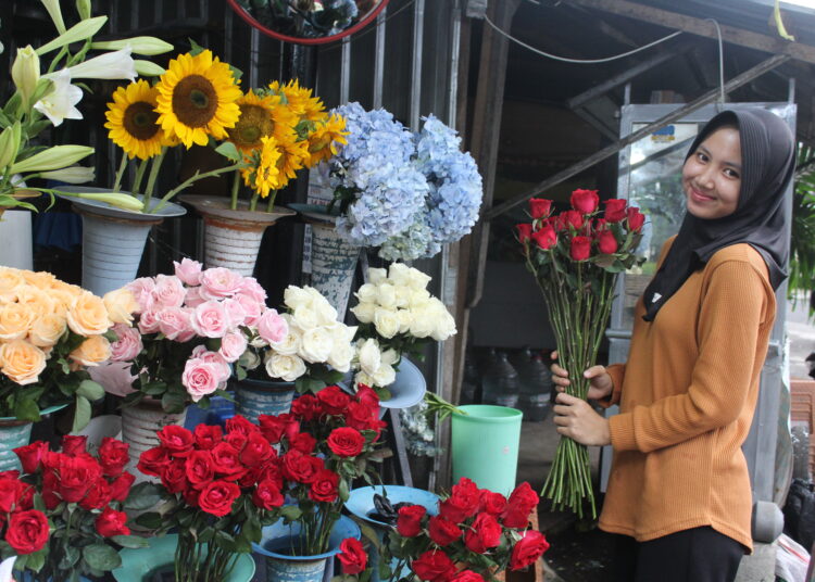 bunga untuk self reward. MOJOK.CO