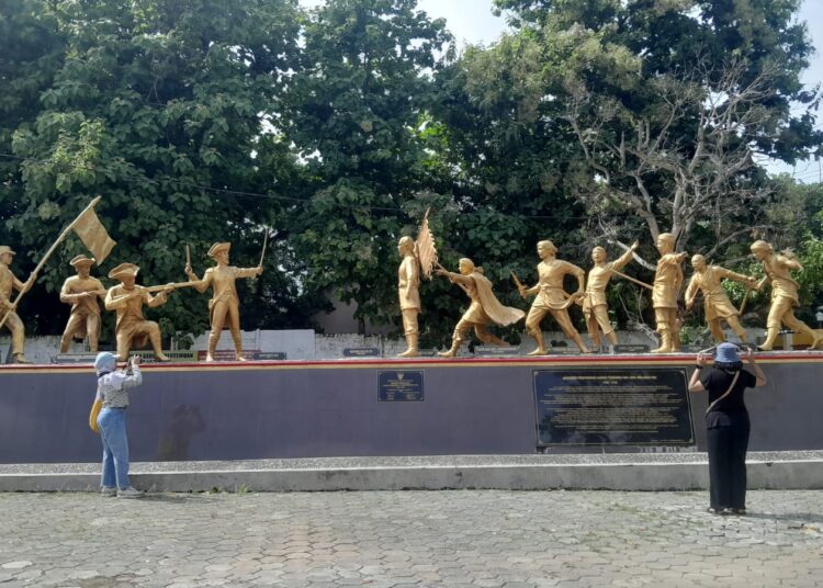Monumen Perang. MOJOK.CO