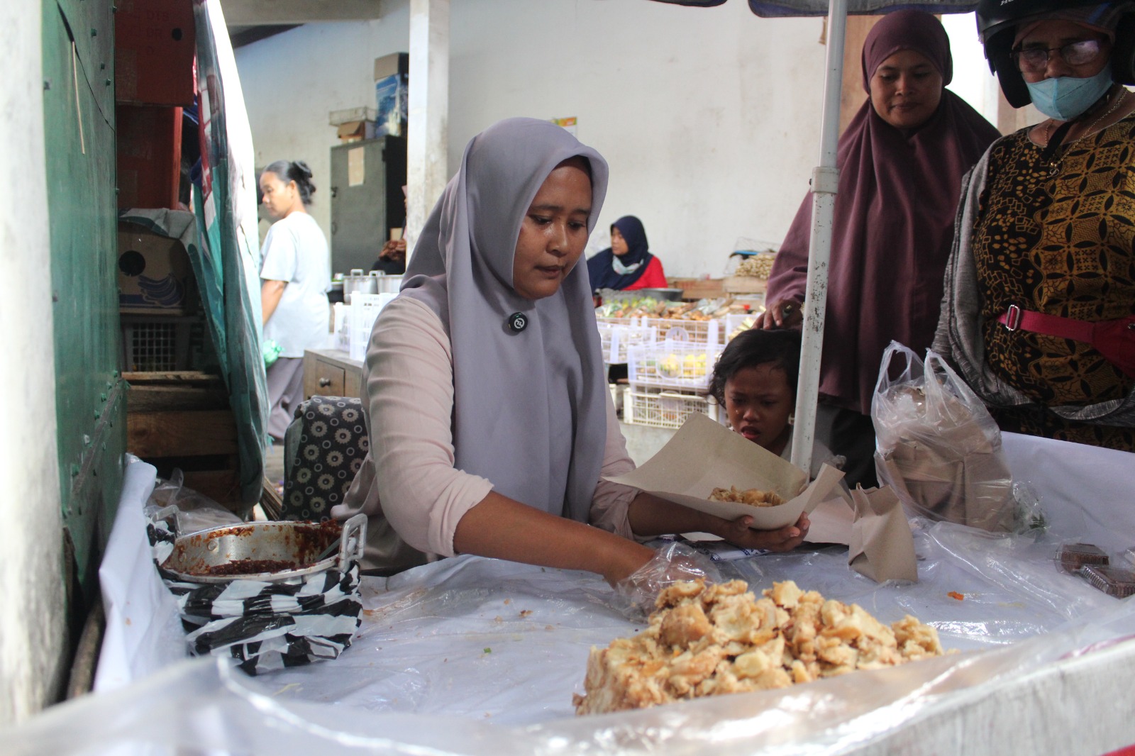 Puji pedagang bakmi dan capcay. MOJOK.CO