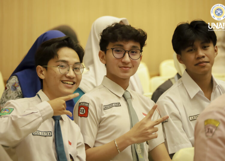 Deedat dan penerima golden ticket. MOJOK.CO