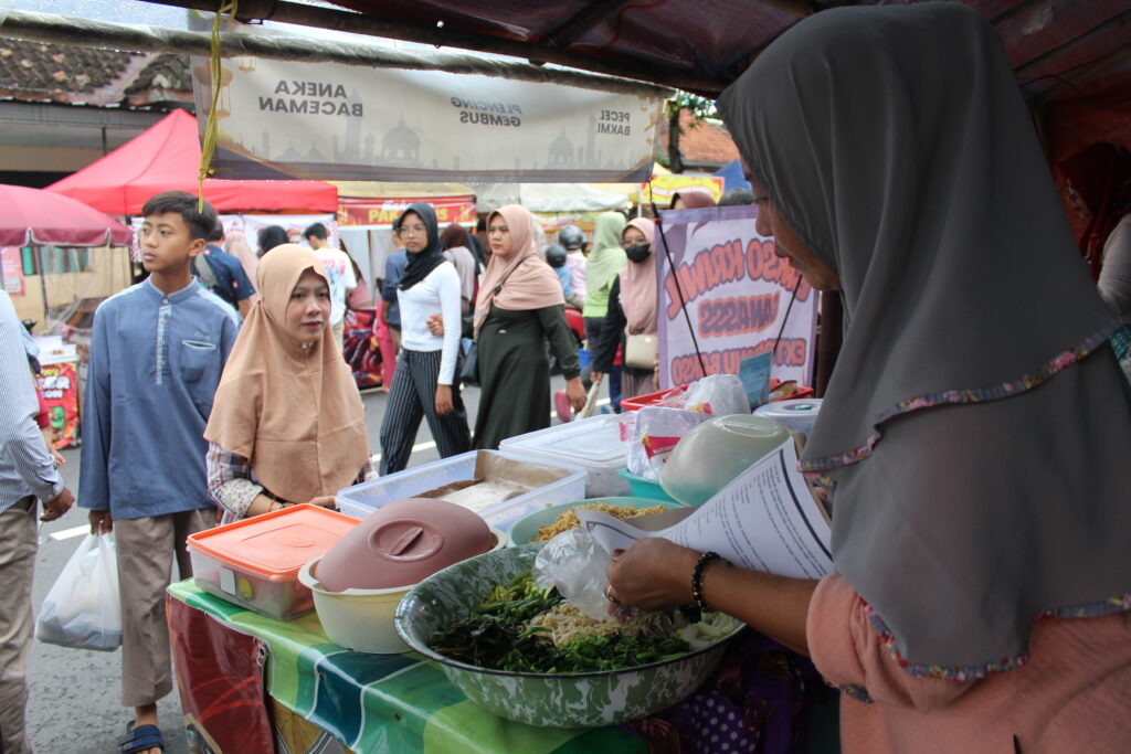 Pedagang pecel. MOJOK.CO