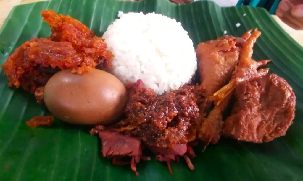 Sulitnya Jadi Penjual Gudeg, Susah-susah Siapkan Makanan Khas Jogja Berujung Dapat Celaan Wisatawan Mojok.co