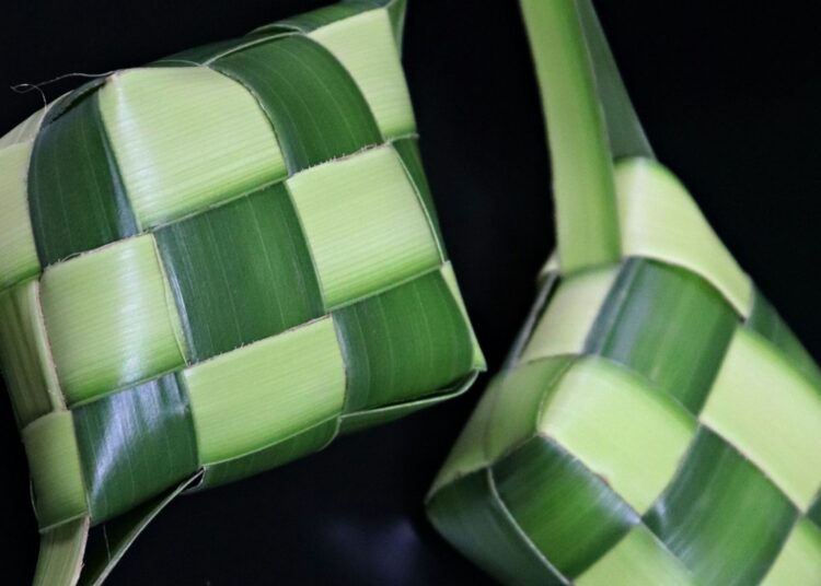 Lebaran di Keluarga Ibu Lebih Seru Dibanding Keluarga Ayah yang Jaim dan Kaku Mojok,co