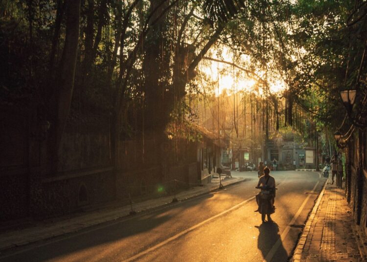 Pekerja Jogja Kangen Mengadu Nasib di Bali, Kerjanya Sama-Sama Santai dan Biaya Hidup Lebih Murah Mojok.co