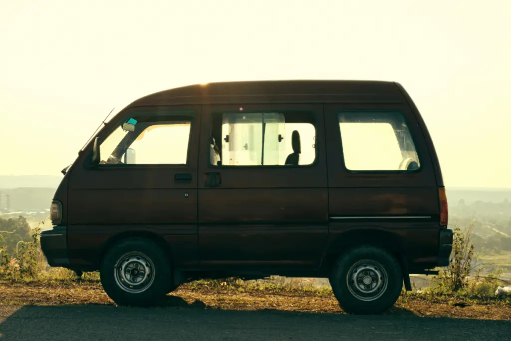 Naik Travel dari Jogja ke Surabaya Penuh Derita, Nyawa Terancam (Unsplash)