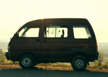 Naik Travel dari Jogja ke Surabaya Penuh Derita, Nyawa Terancam (Unsplash)