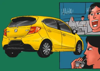 Mudik ke desa naik mobil pribadi Honda Brio, niat ikuti standar sukses dan pencapaian hidup tapi tetap dihina MOJOK.CO