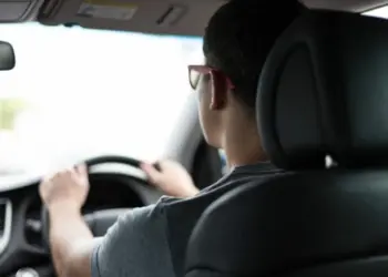 Travel Jogja Surabaya Brengsek, Nyawa Penumpang Taruhannya (Unsplash)