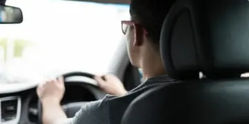 Travel Jogja Surabaya Brengsek, Nyawa Penumpang Taruhannya (Unsplash)