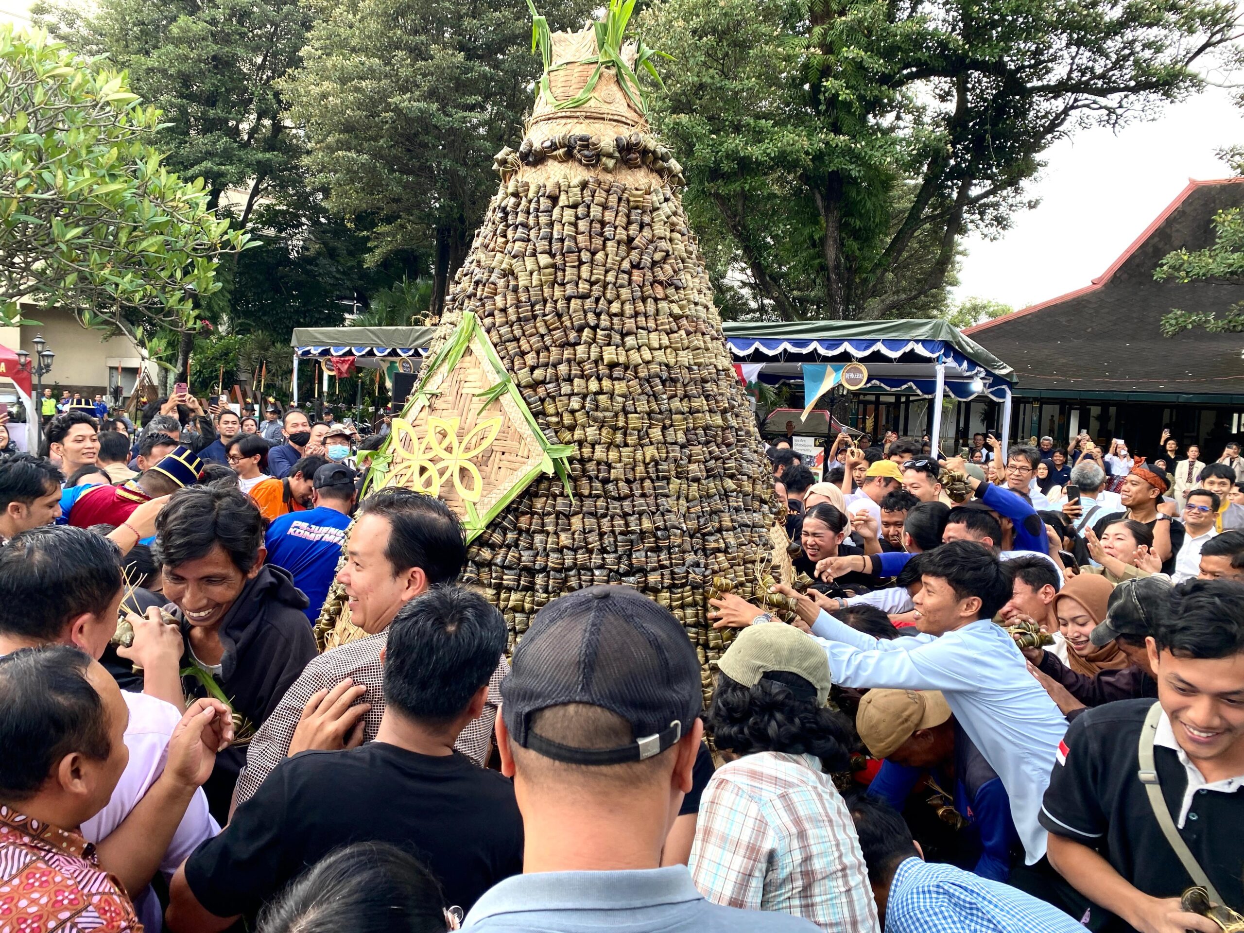 plaza ambarrukmo.MOJOK.CO