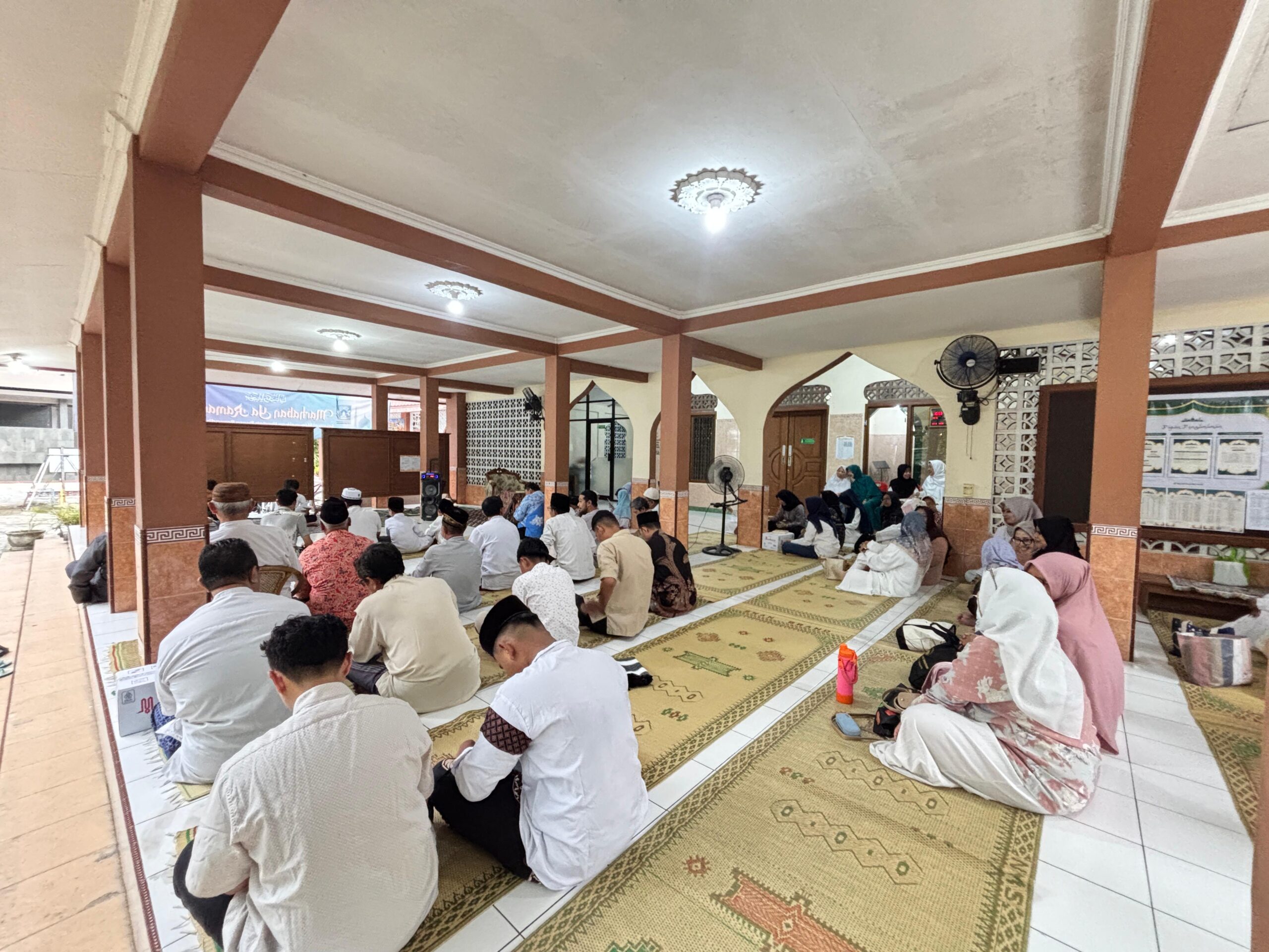 Kegiatan pengajian di Masjid Al Huda Janti Jogja (Mojok.co/Shofiatunnisa Azizah)